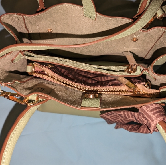 Purse - Picture 3 of 6